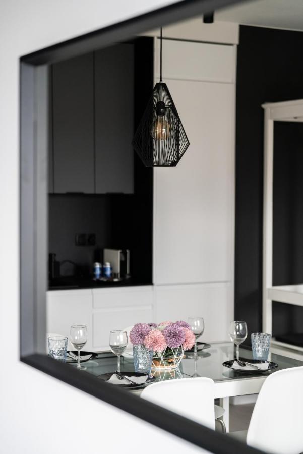 Stara Cegielnia Lake View Apartment By Renters Prestige Poznań Eksteriør billede